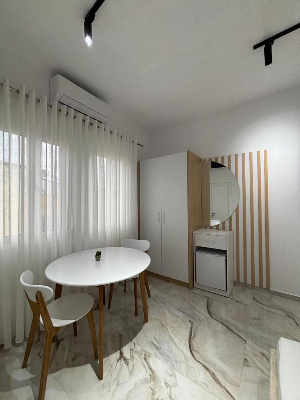 Guest House Adi Hoxha Berat Exterior photo